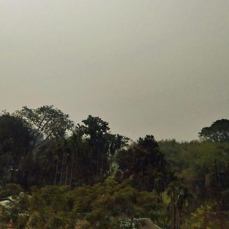 Woodland Lodge And Restaurant กูวาฮาติ ภายนอก รูปภาพ