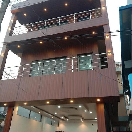 Woodland Lodge And Restaurant กูวาฮาติ ภายนอก รูปภาพ