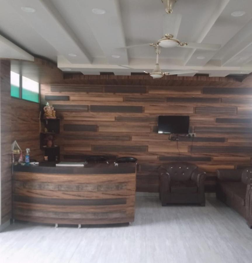 Woodland Lodge And Restaurant กูวาฮาติ ภายนอก รูปภาพ